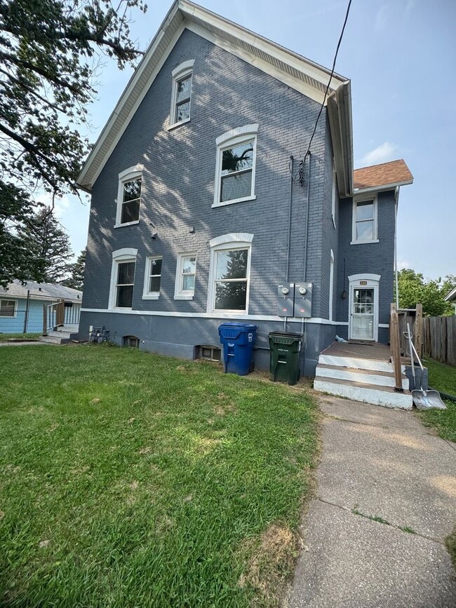 Building Photo - 2346 W 11th St Unit 2346 Rental