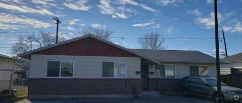 Building Photo - 1025 Prater Way Rental