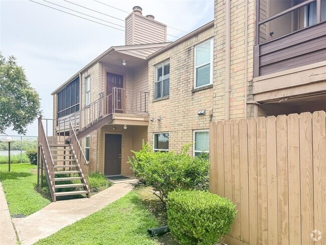 Building Photo - 10555 Turtlewood Ct Unit 1205 Rental