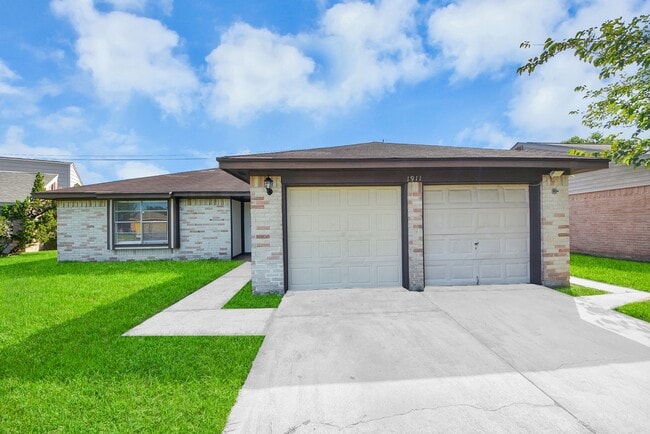 Photo - 1911 Hammerwood Dr