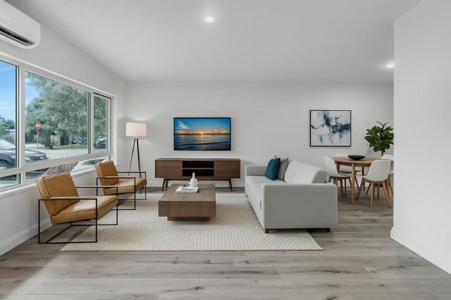 Building Photo - 2781 SW 2nd St