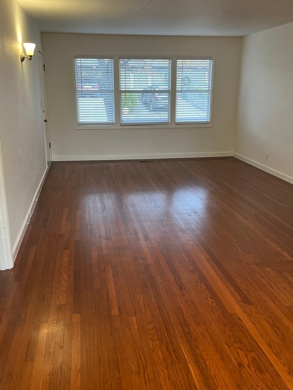 Photo - 242 Grant St