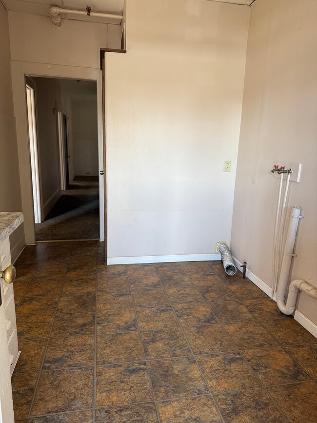 Building Photo - 1827-1829 Main St Unit 3 Rental