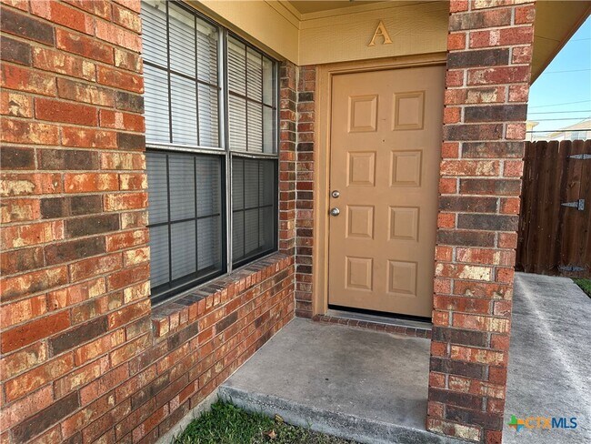 Photo - 3705 Hereford Ln