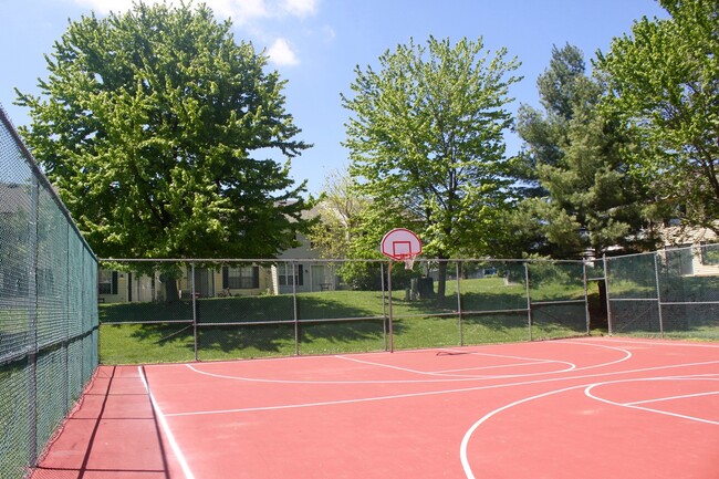 Photo - Great Two Bedroom Condo Available - 1010-5 Blueridge Dr.