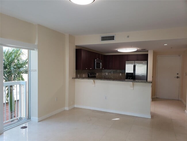 2740 SW 28th Terrace Unit 209