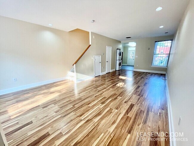 Photo - 2025 Flagler Pl NW
