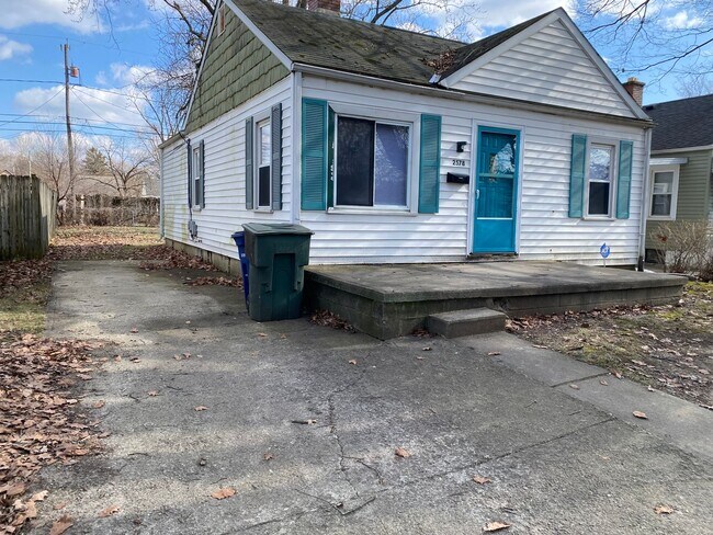 Photo - 2 Bedroom 1 Bathroom Single Family Home No...