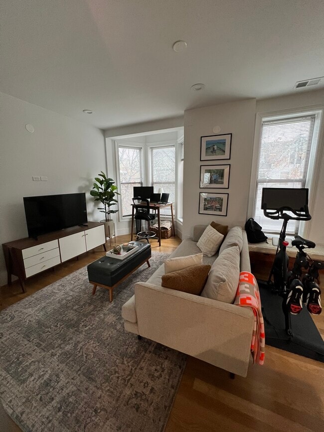 Photo - 2854 N Racine Ave Unit 2