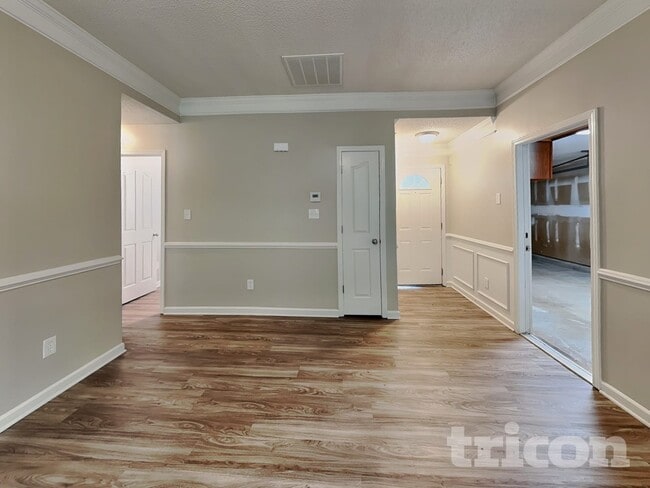 Photo - 6041 Briggs Dr