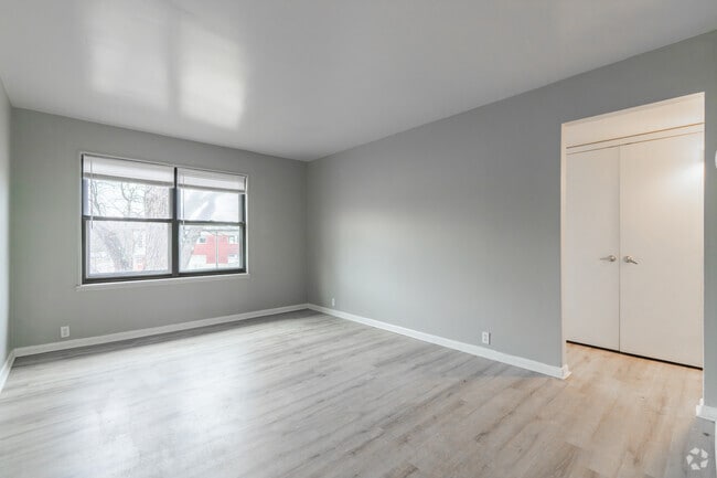 2BR, 1BA - 900SF - Living Room