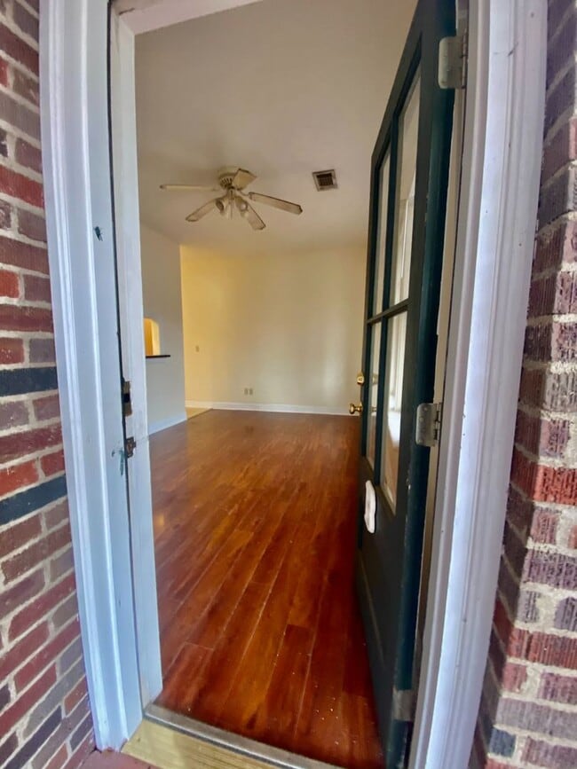 Photo - 326 N Madison St Unidad B