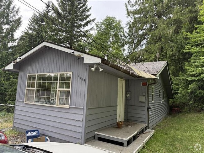 Building Photo - Two Bedroom One Bathroom House for Rent wi...