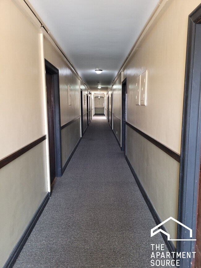 Photo - 948 W Cuyler Ave Unit 203