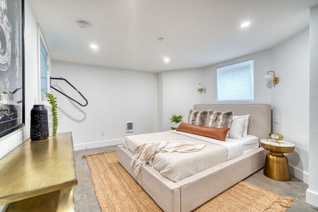 Photo - 2104 NW Everett St Unit SI ID1611804P