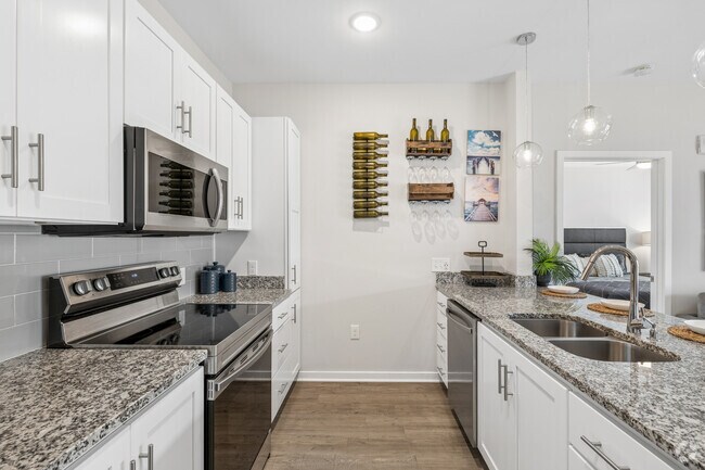 Clipper - 2BR, 2BA - 1,040SF - Kitchen