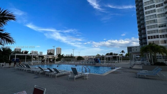 Photo - 18061 Biscayne Blvd
