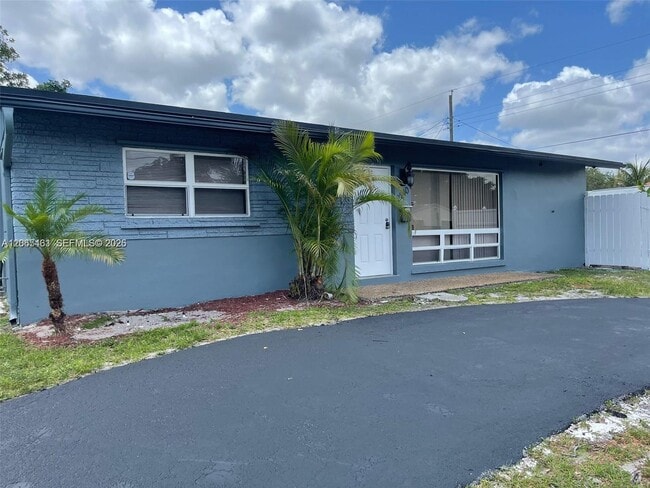 Photo - 2240 N 57th Way