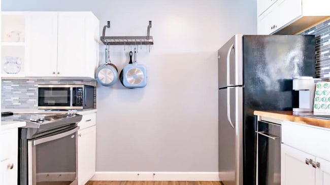 Photo - 2 Bedroom Condo - Ocean View - On the Boardwalk - Utilities Included!