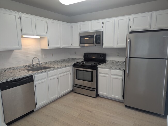 Photo - 8136 Bayonet Way Unit 203