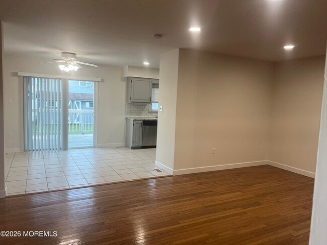 Photo - 32 Carver St