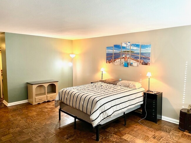 Photo - 900 S Hanley Rd Unit 5C