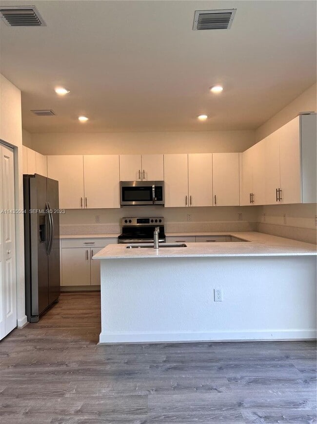 Building Photo - NEW CONSTRUCTION!!!! AMAIZING LOCATION!!!