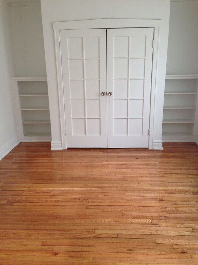 8256 S Loomis
