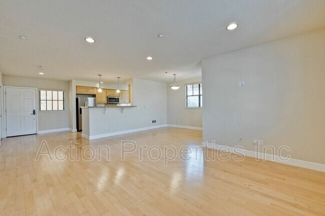 Photo - 1765 E Bayshore Rd