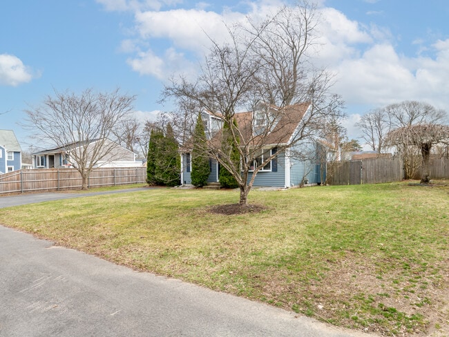 Photo - 32 Hamlin Ave