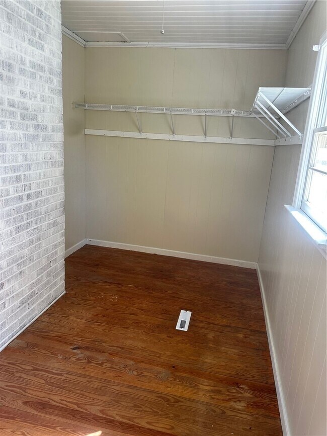 Photo - 122 Cedar St