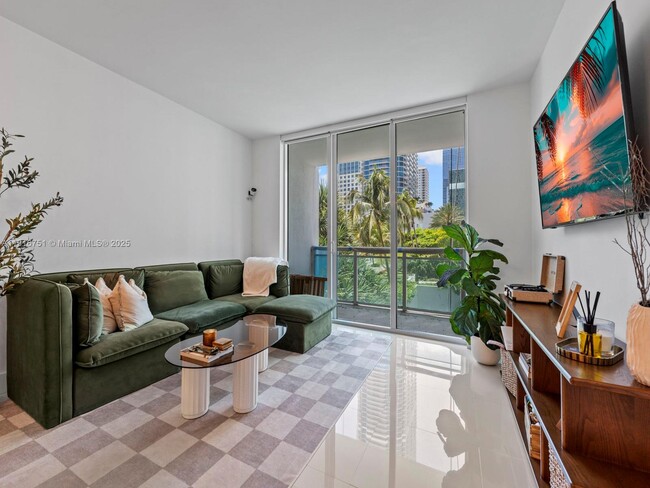 Building Photo - 950 Brickell Bay Dr Unit 1103