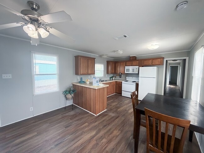 Building Photo - 110 N Michigan St