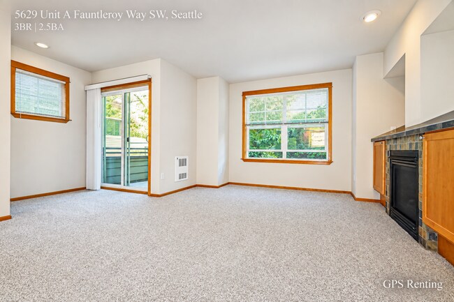 Photo - 5629 Fauntleroy Wy SW