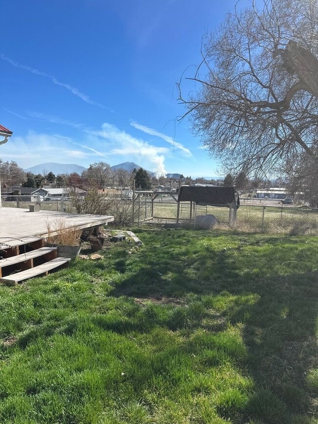 Photo - 2800 Watson St