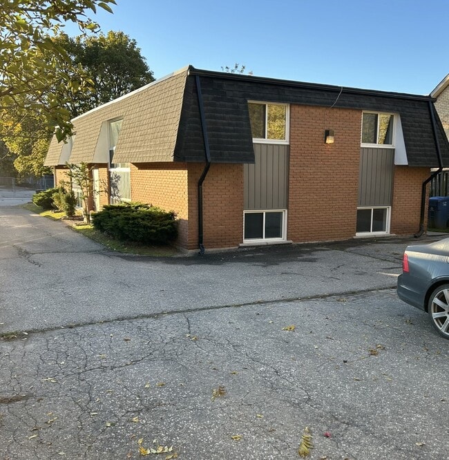 Photo - 75 Preston St Unité 0