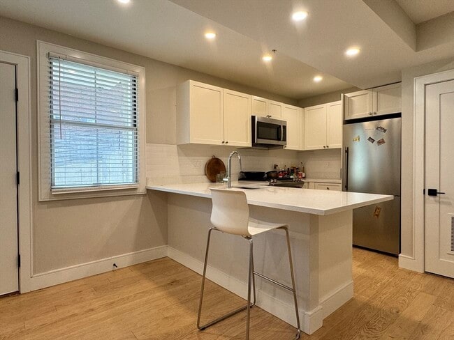 Photo - 13 Greylock Rd