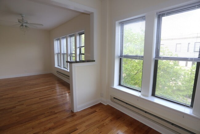 Photo - 3834.5 N Fremont St Unit W4