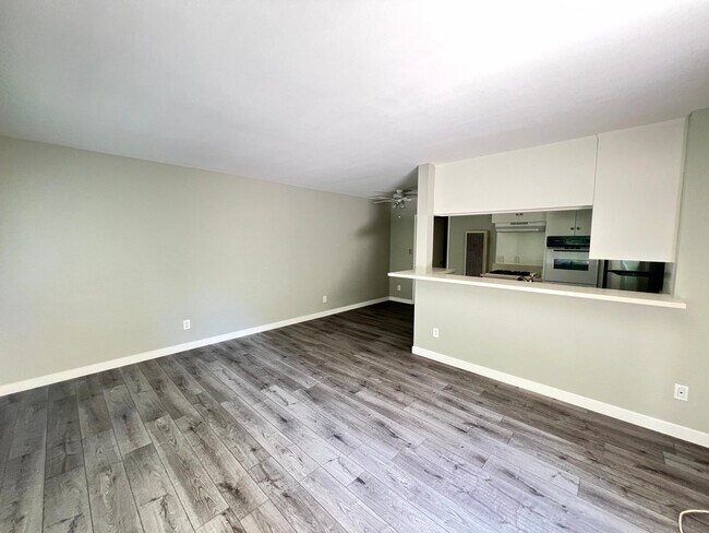 1412 Brockton Ave Unit 4