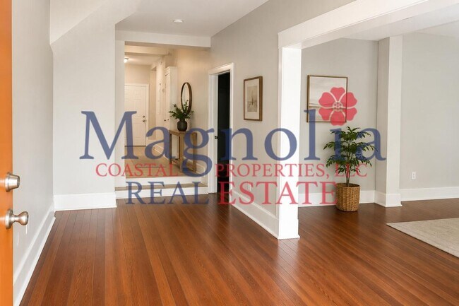 First floor 2 bedroom unit in the Heart of Downtown Savannah!