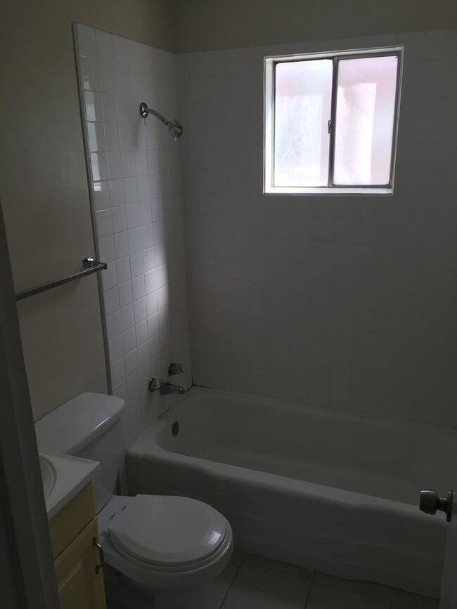 Photo - 427 Stanford Dr SE