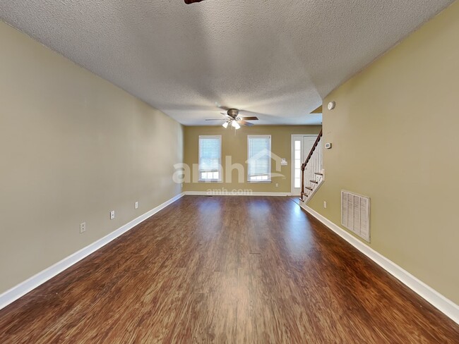 Photo - 946 E Durness Ct