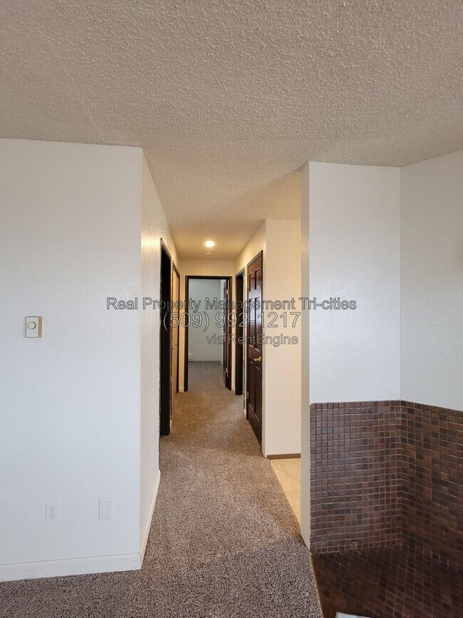 Photo - 1102 S Olympia Pl Unit B