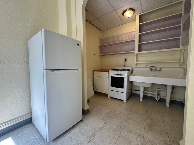 24 Phillips St Unit 4