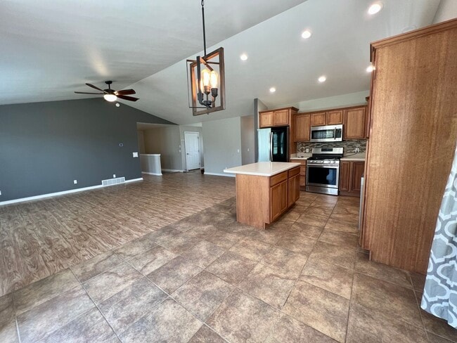Photo - 5 bedroom 3 bath home in Copper Ridge