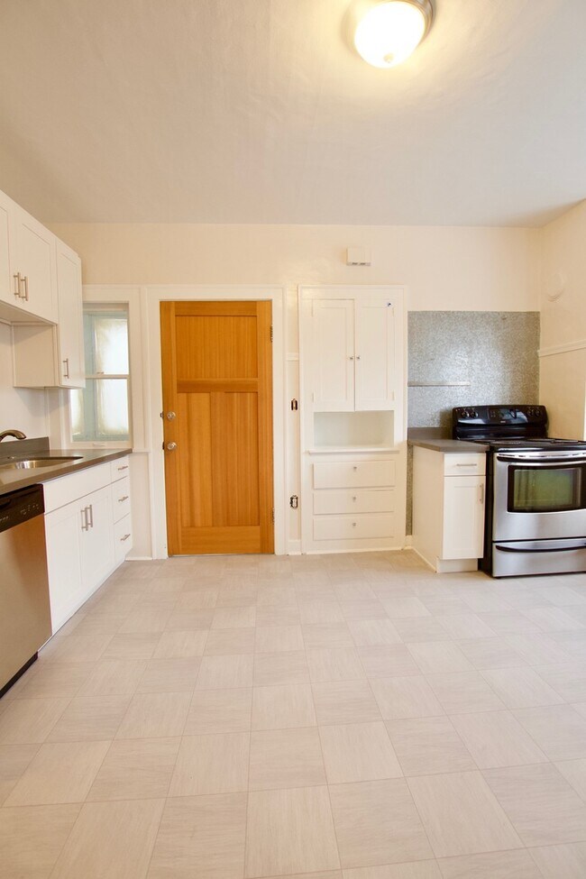 Photo - Rain City Unidad 6414 -  S (South)