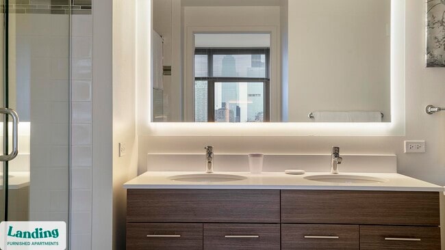 347 W Chestnut St Unit 2012