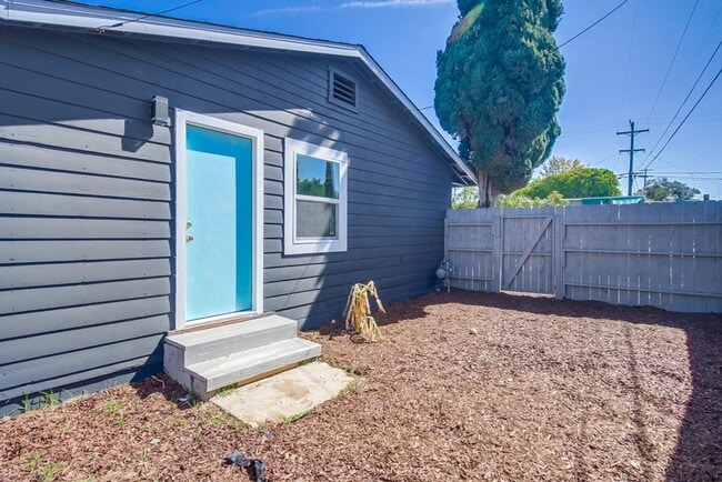 Building Photo - Centrally Located 2 Bedroom Single Family ... Unit 856 45th Street Rental