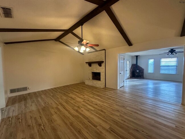 Photo - 727 Gayle St