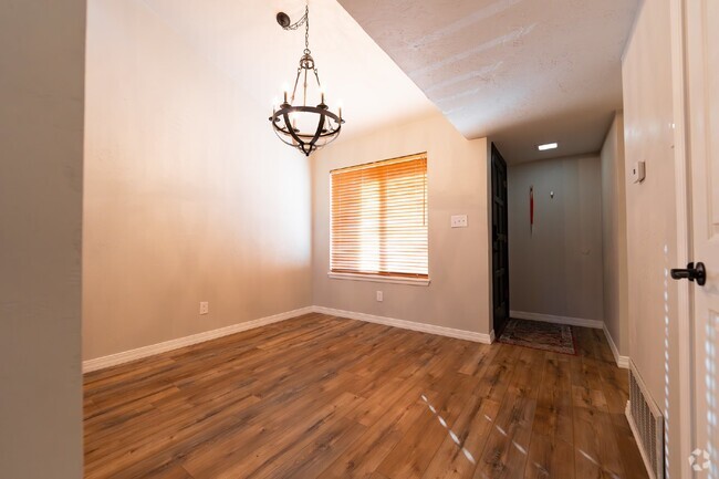 Building Photo - Charming 2-Bedroom & 2-Bath in a Welcoming... Unit 16D Rental